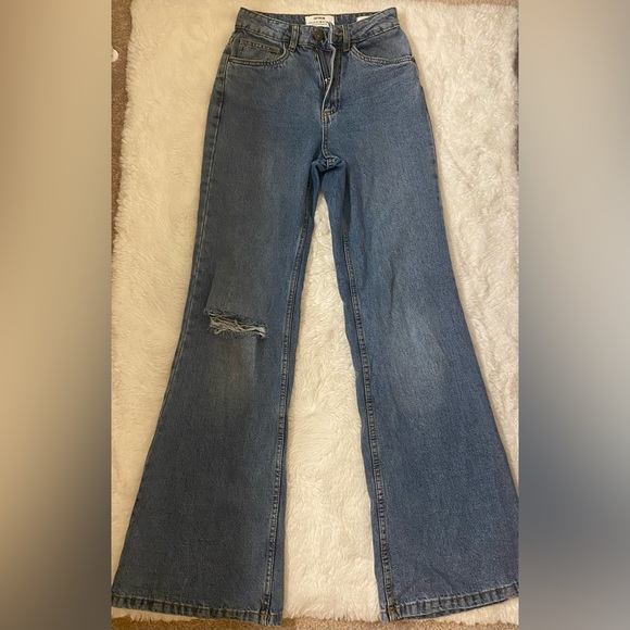 Relaxed flare jean in mid blue - Picture 6 of 7